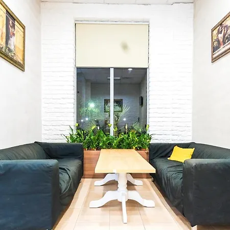 In Admiral Plaza Apartament