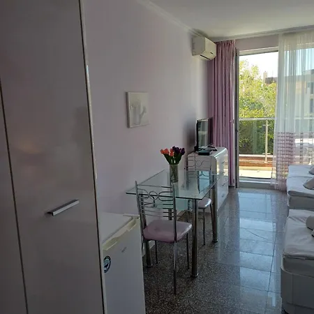 In Admiral Plaza Apartament *