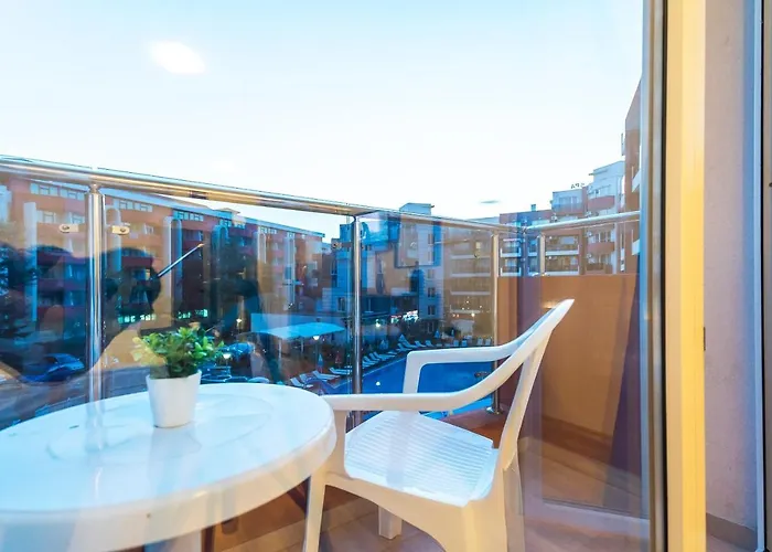 Admiral Plaza Premium 公寓