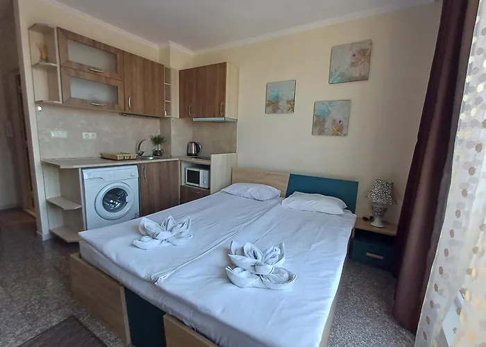 Admiral Plaza Premium 阳光海滩